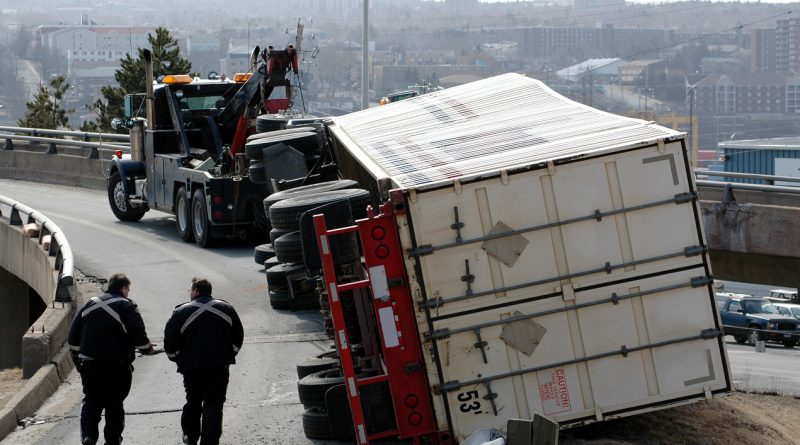 Jak skorzystać z pomocy w holowaniu TIRA na autostradzie?